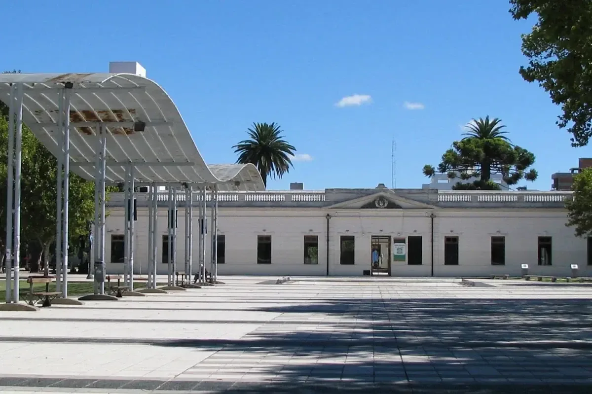 La renovación incluirá espacios gastronómicos y una agenda cultural en La Plata.