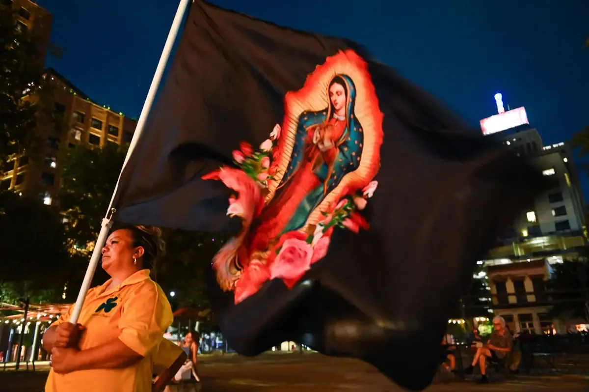 La población inmigrante en San Antonio representa el 13% del total y contribuye significativamente a la economía local.