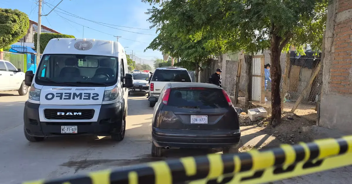 La Policía en el lugar del hallazgo en la colonia Miguel Hidalgo, Hermosillo.