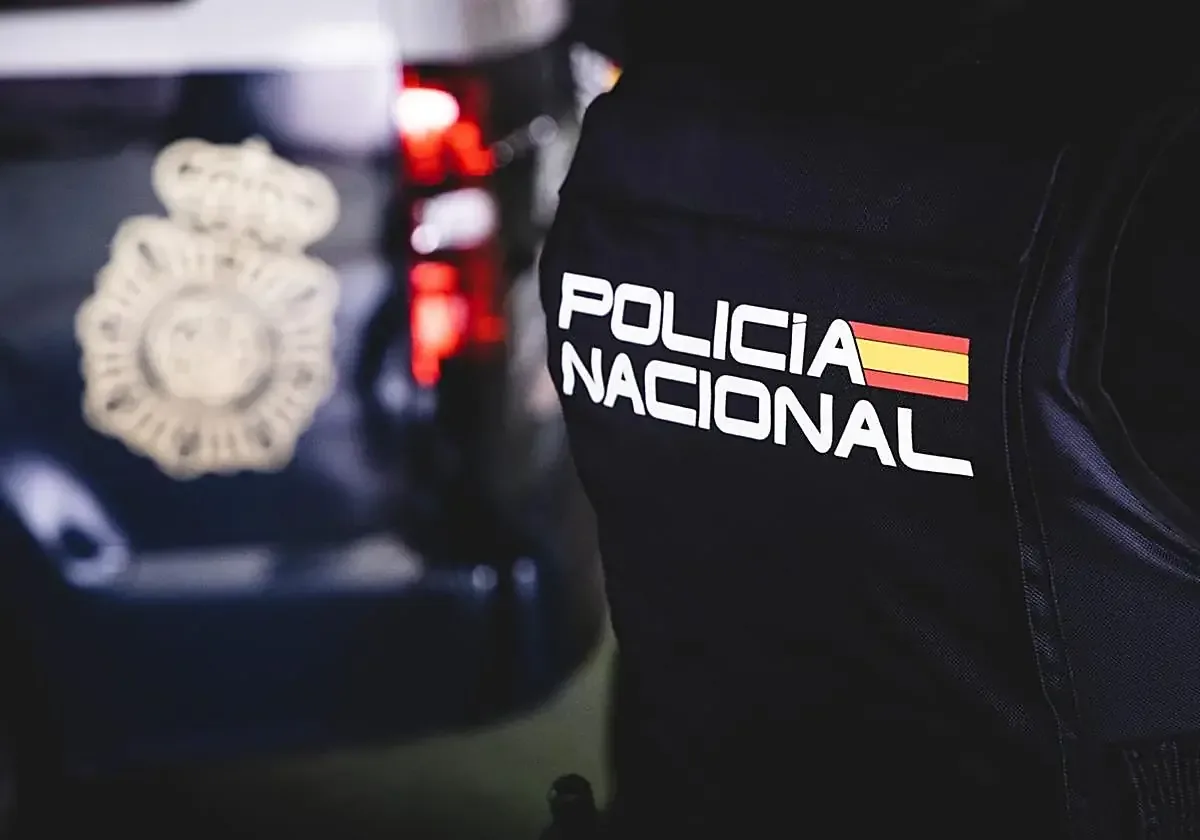 La Policía Nacional advierte sobre estafas a través de SMS y criptomonedas.
