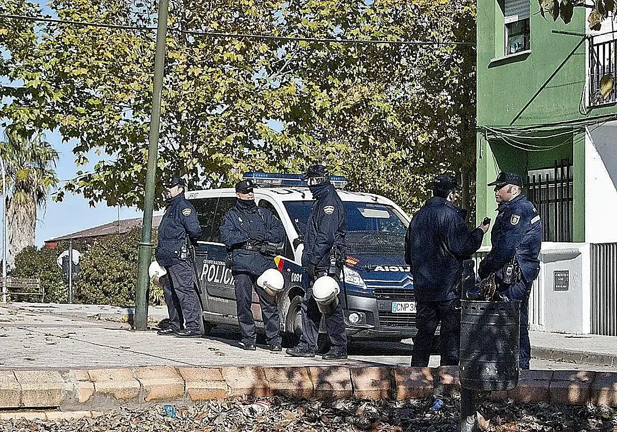 La Policía Nacional investiga ataques violentos entre familias en la ciudad.