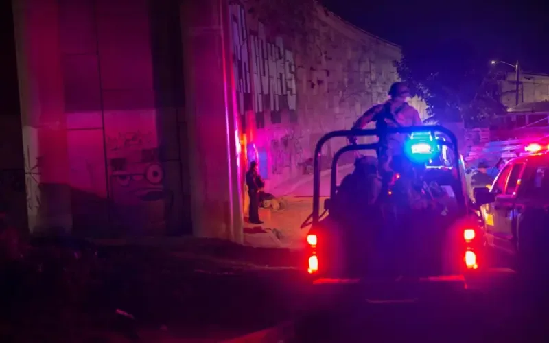 La Policía resguarda la escena del tiroteo en Playas de Tijuana.
