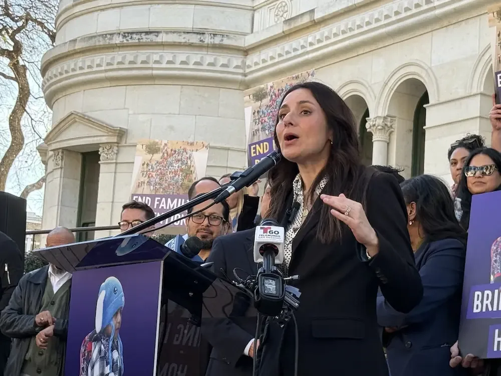 La preocupación por la economía impulsa a los votantes latinos hacia el Partido Demócrata en Texas.