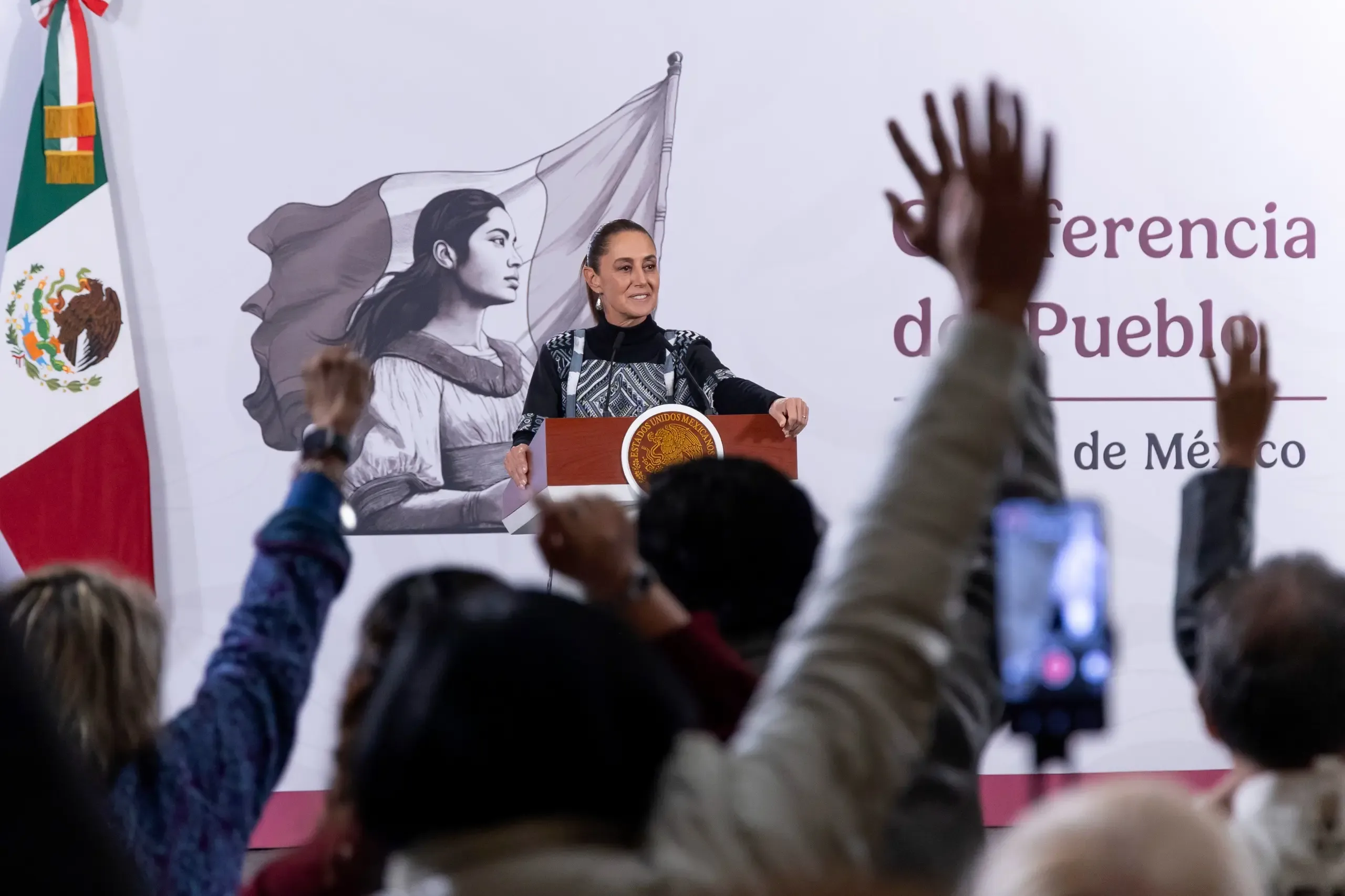 La Presidenta Claudia Sheinbaum durante el anuncio de inversión en equipos médicos.