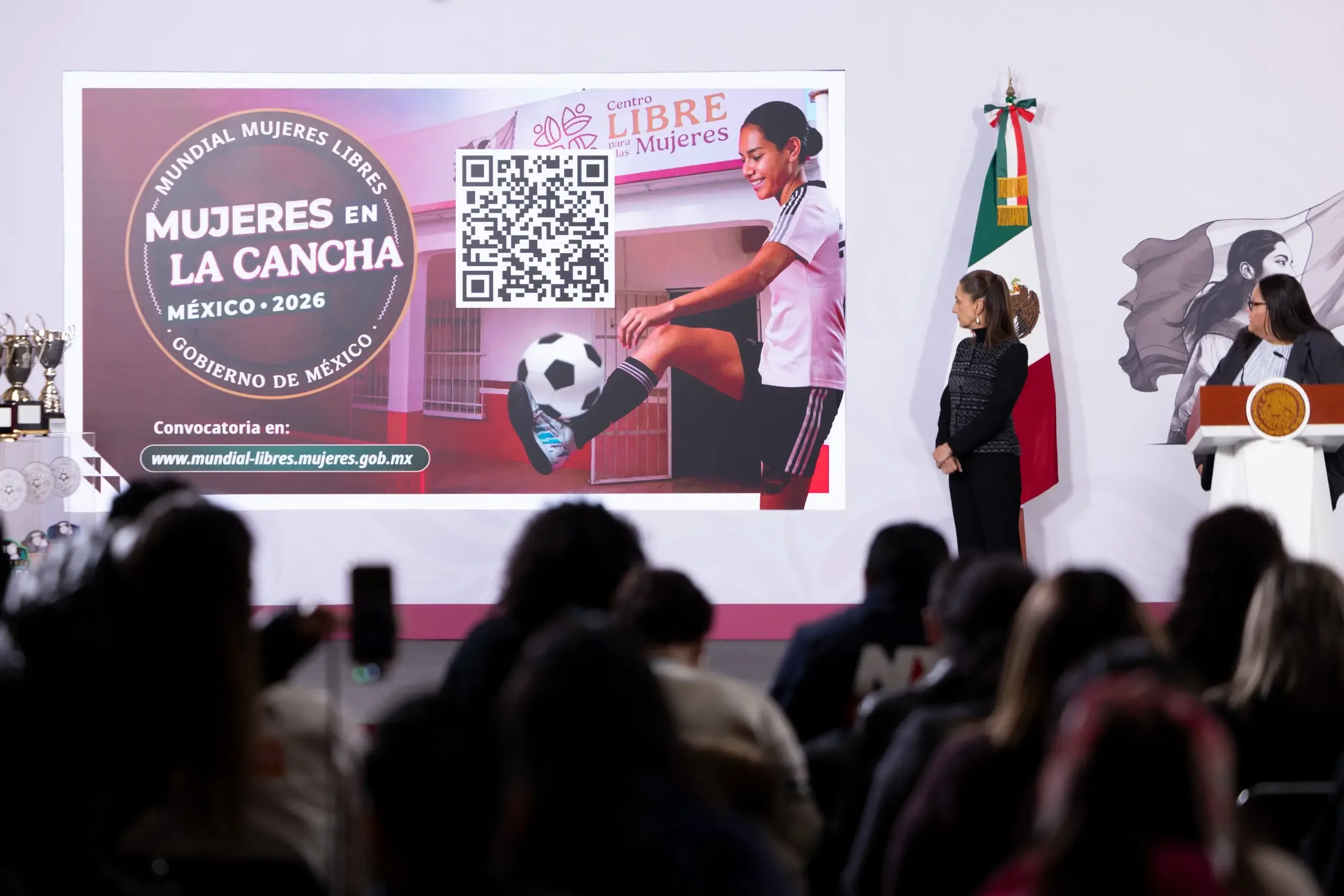 La Presidenta Claudia Sheinbaum durante el anuncio del Mundial Social 2026.