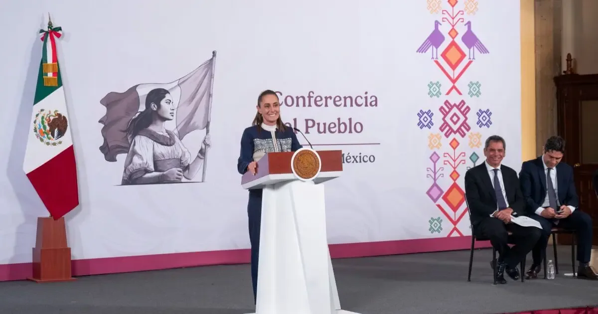 La Presidenta Claudia Sheinbaum durante la conferencia sobre vuelos militares en Toluca.