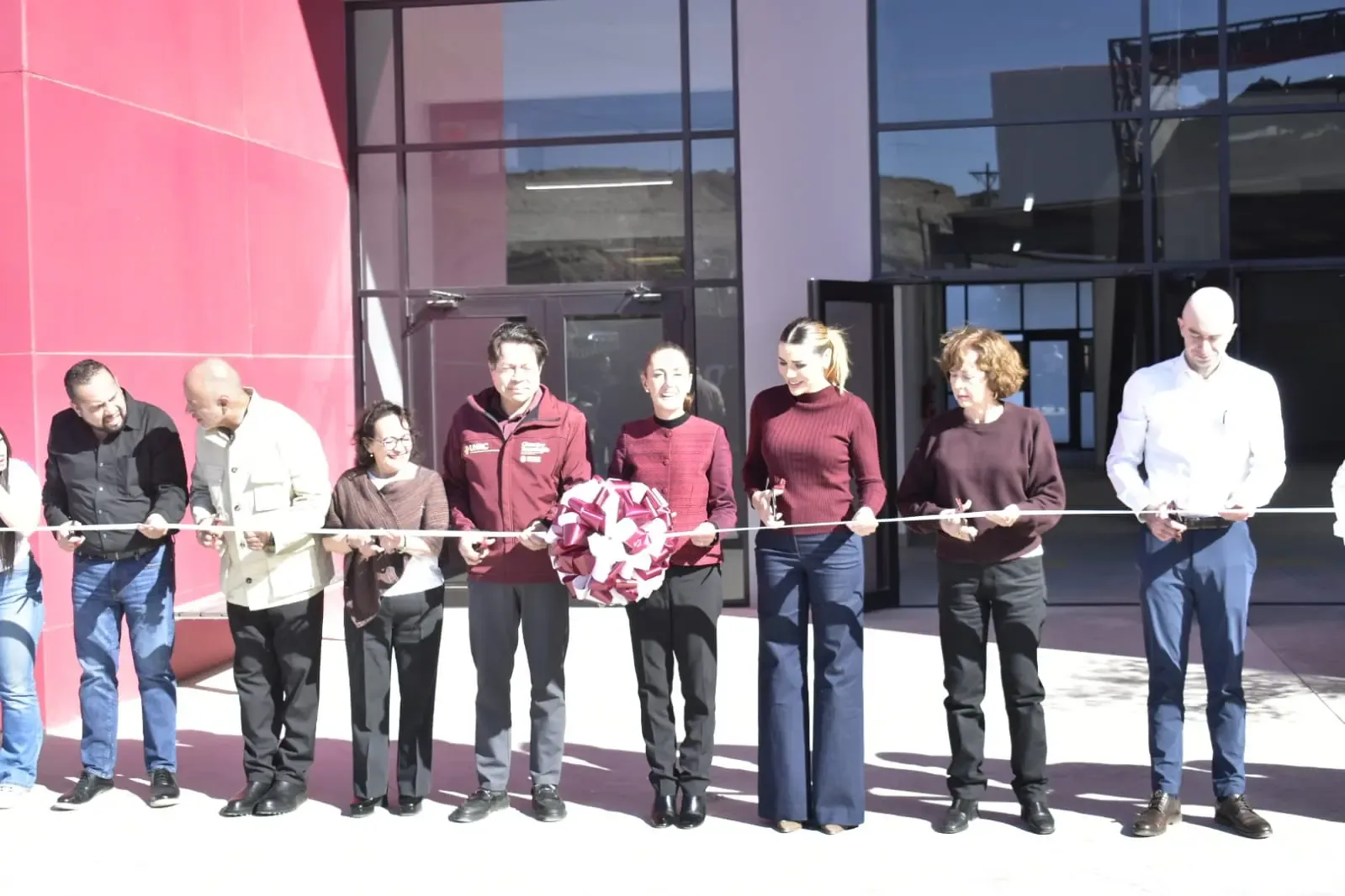 La Presidenta Claudia Sheinbaum durante la inauguración de la universidad en Tijuana.