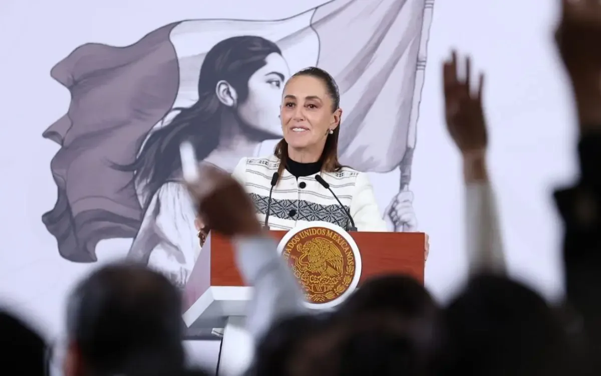 "La presidenta Claudia Sheinbaum durante la presentación del plan de inversión en Palacio Nacional."