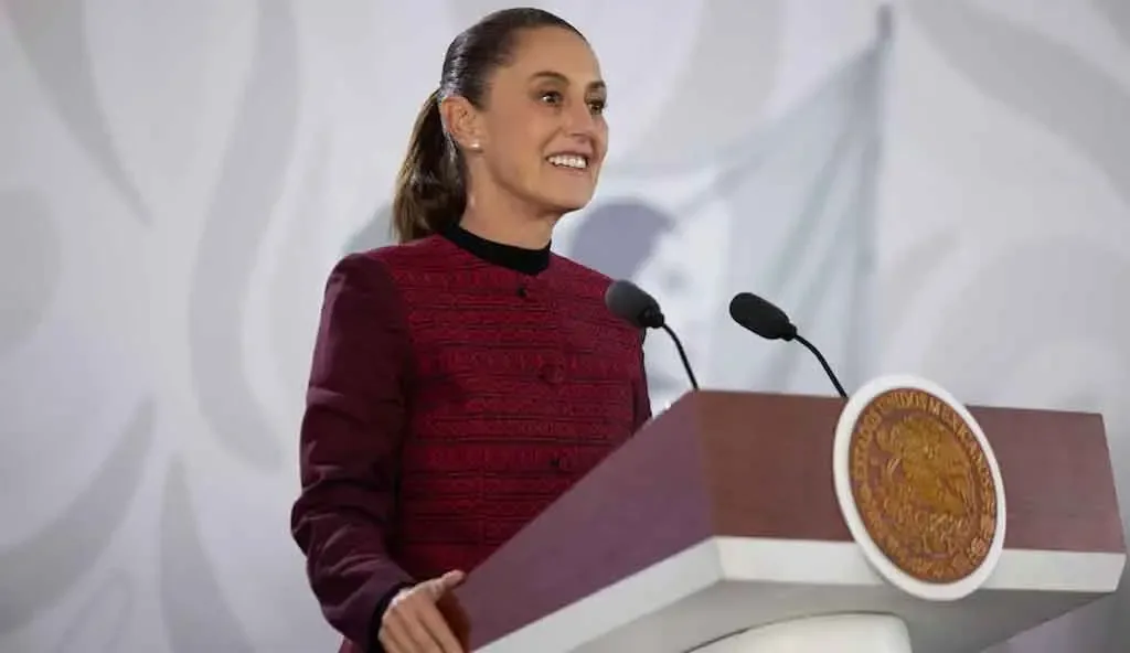 La Presidenta Claudia Sheinbaum durante su conferencia en Baja California.