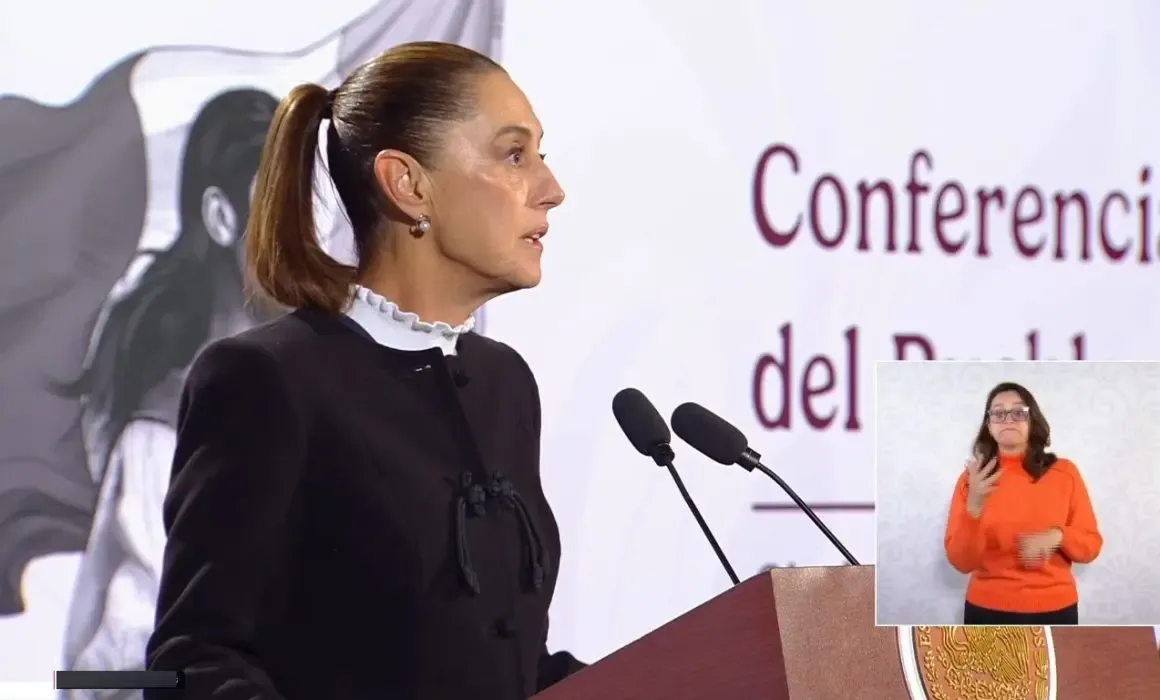 La Presidenta Claudia Sheinbaum durante su conferencia de prensa en Palacio Nacional.
