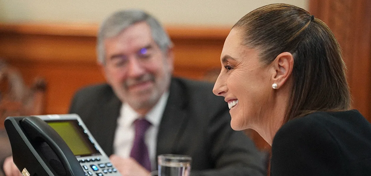 La presidenta Claudia Sheinbaum durante su llamada con Donald Trump sobre el T-MEC.