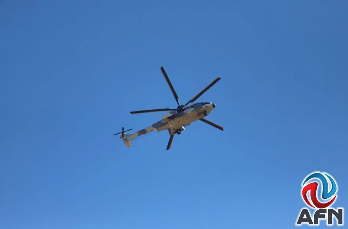 "La presidenta Claudia Sheinbaum durante su llegada a San Quintín en helicóptero."