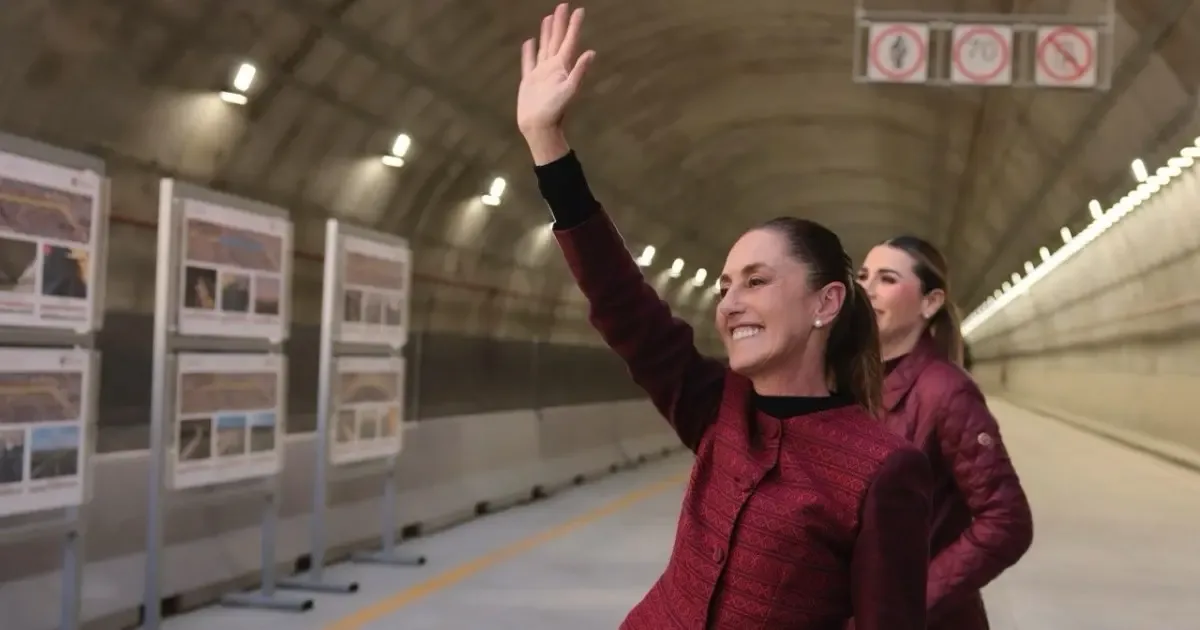 "La Presidenta Claudia Sheinbaum Pardo durante la inauguración del Viaducto Elevado de Tijuana."