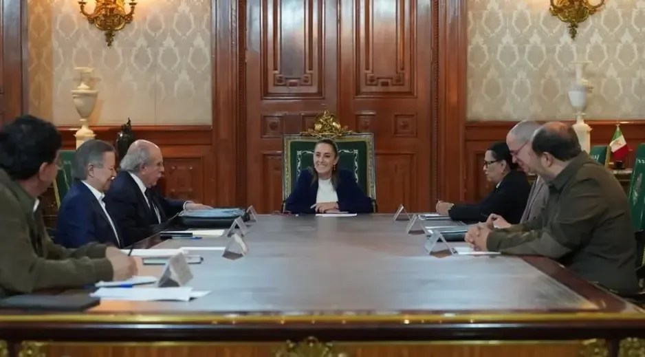 La presidenta Claudia Sheinbaum Pardo en la entrega de la propuesta electoral.