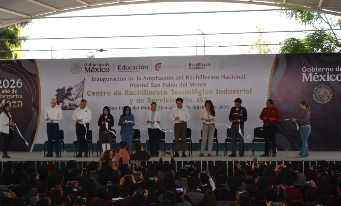 La presidenta Claudia Sheinbaum presenta un nuevo modelo educativo para la educación media superior en México.
