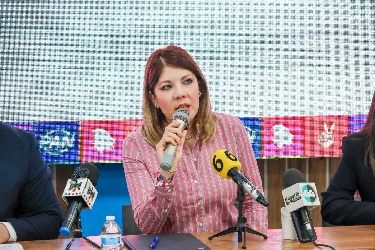 La Presidenta Claudia Sheinbaum se encuentra bajo la mira tras su visita a Palenque, generando especulación sobre su reunión con López Obrador.