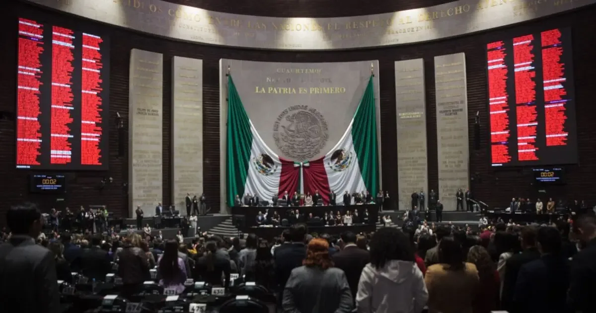 La Presidenta Claudia Sheinbaum se prepara para debatir reformas clave en el Congreso.