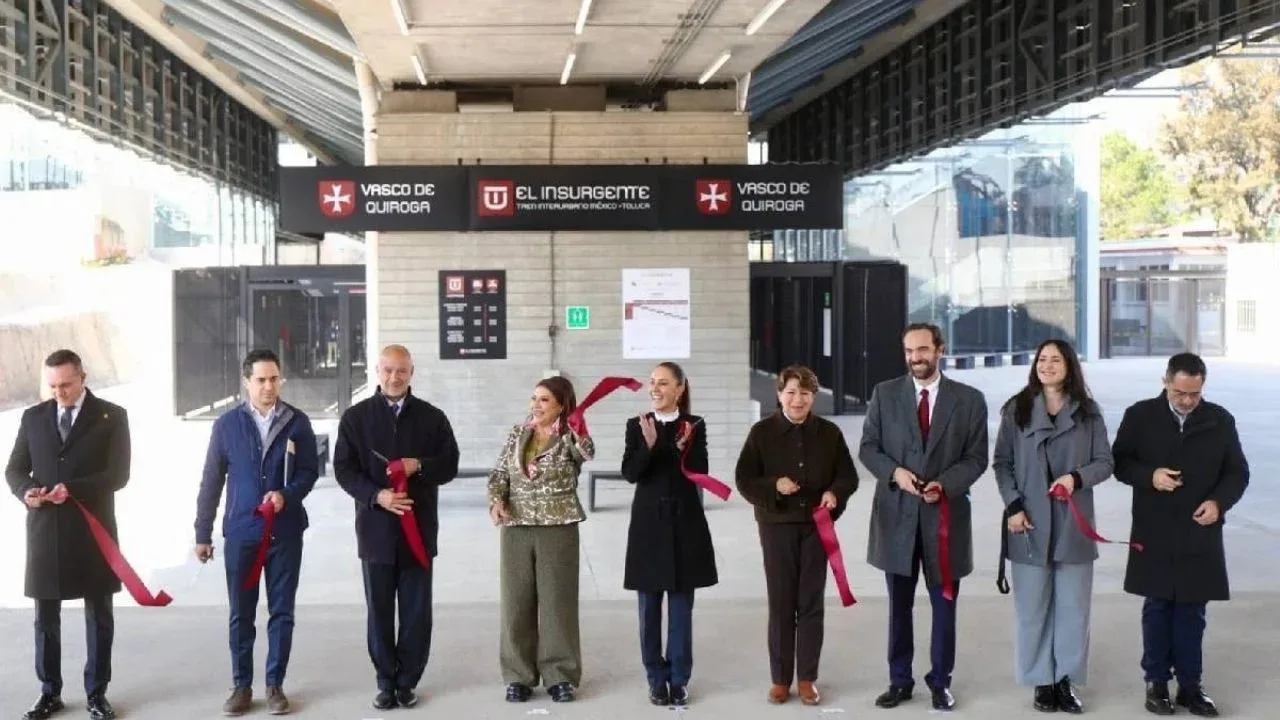 La presidenta de México, Claudia Sheinbaum, en la inauguración del tren.