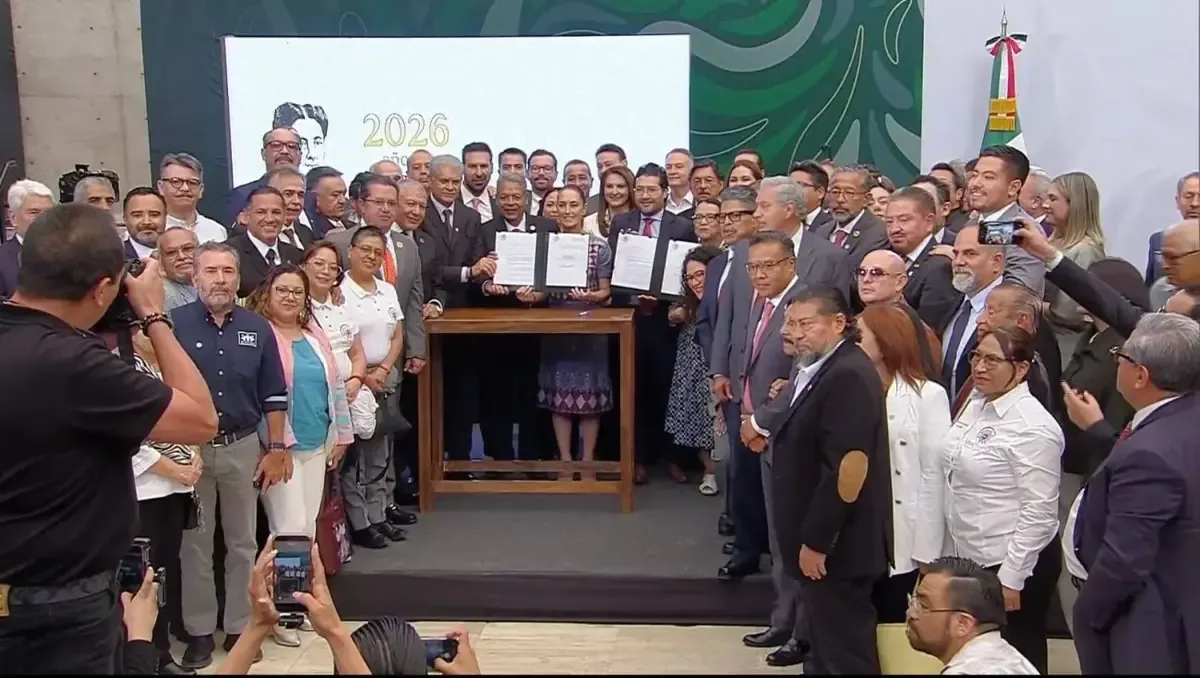 La Presidenta de México, Claudia Sheinbaum, promueve derechos laborales durante el Día del Trabajo.