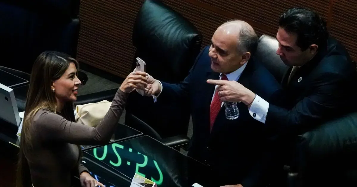La Presidenta de México enfatiza la importancia de evitar el nepotismo en candidaturas.