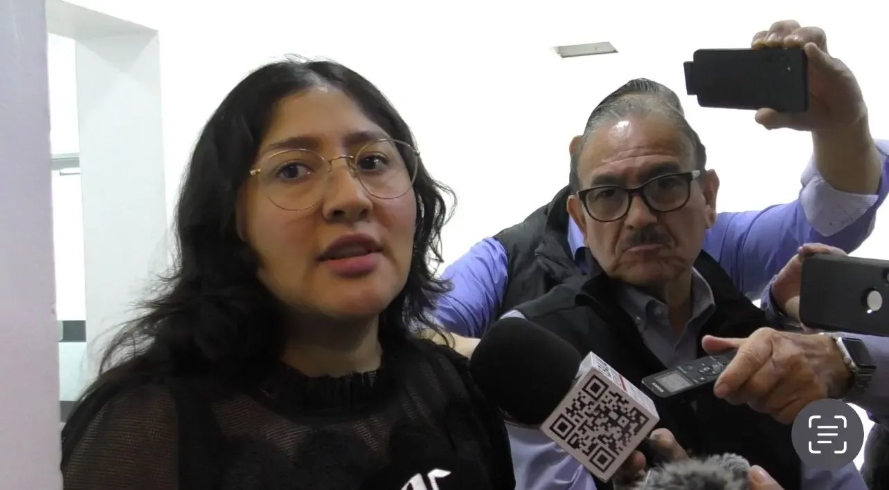 "La presidenta del Congreso de Baja California, Michel Sánchez, durante la discusión de la iniciativa."