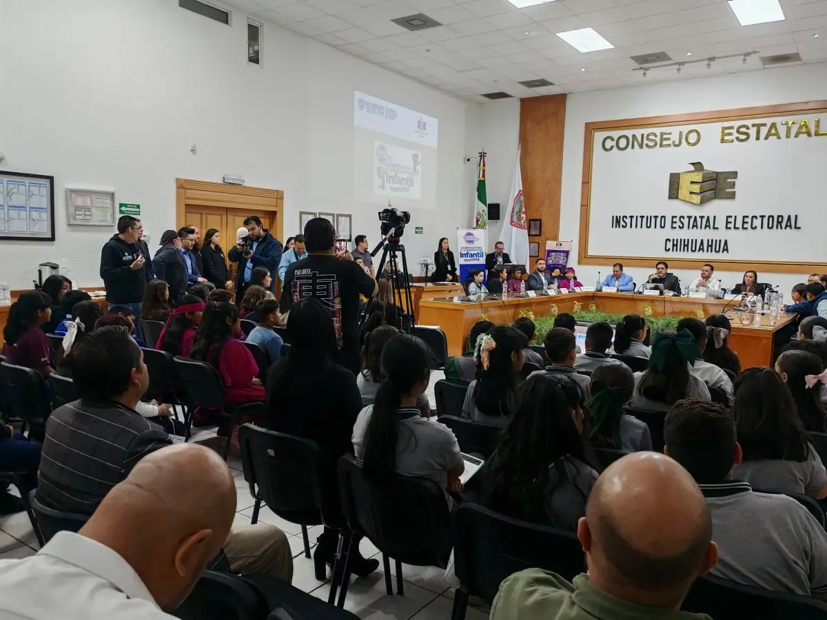 La presidenta del Sistema Nacional Anticorrupción desmiente rumores sobre su renuncia y denuncia falta de respuesta a denuncias ciudadanas.