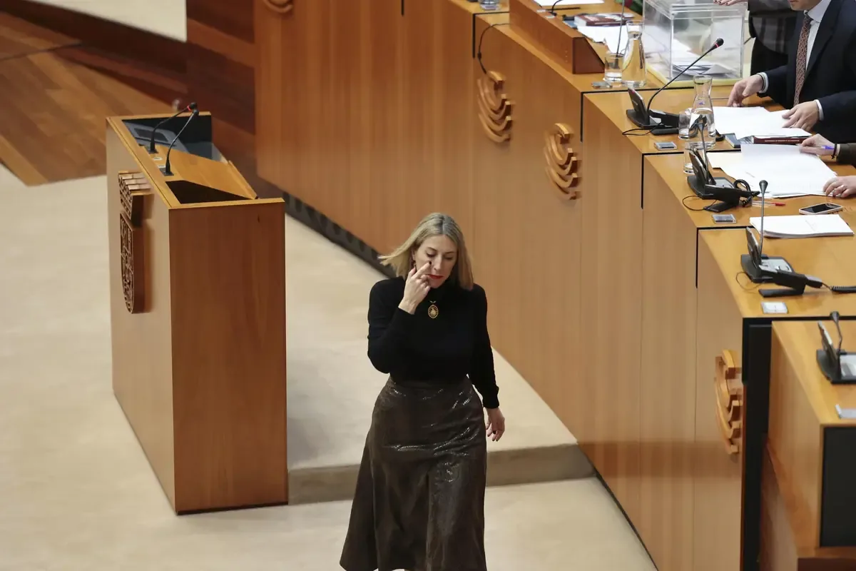 La presidenta en funciones busca apoyo entre PP y Vox antes de la votación crucial.