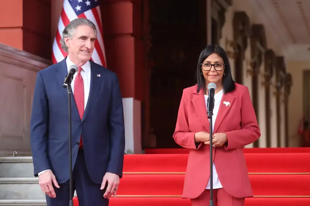 La presidenta encargada Delcy Rodríguez busca revitalizar el sector energético con nuevas alianzas internacionales.