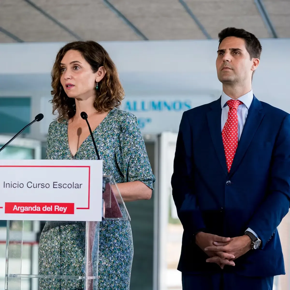 La presidenta Isabel Díaz Ayuso cesa a altos funcionarios, incluyendo al consejero Emilio Viciana.