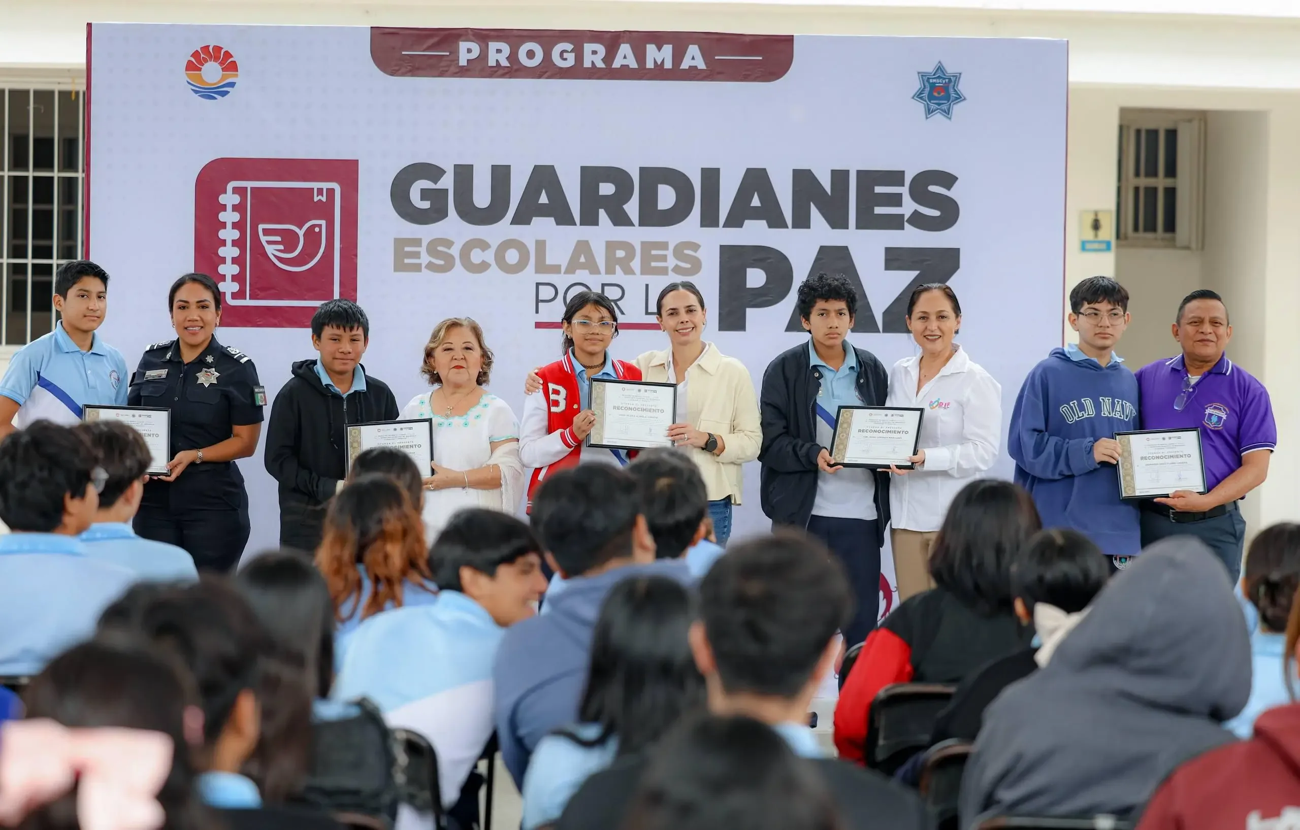 La presidenta municipal Ana Paty Peralta durante el lanzamiento del programa "Guardianes Escolares por la Paz".