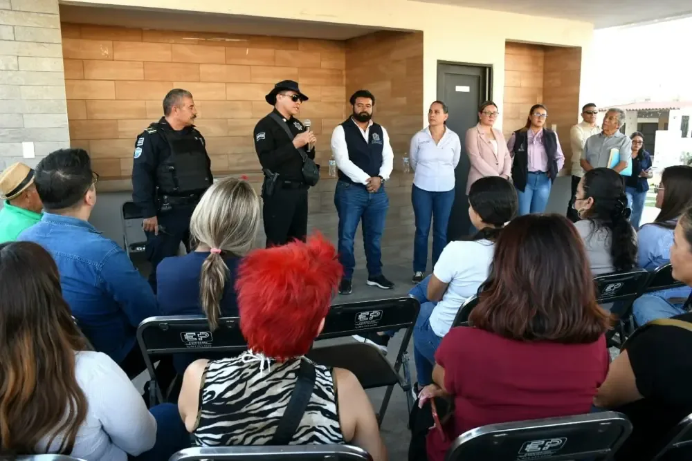 La Presidenta Municipal promueve la participación ciudadana para atender inquietudes.