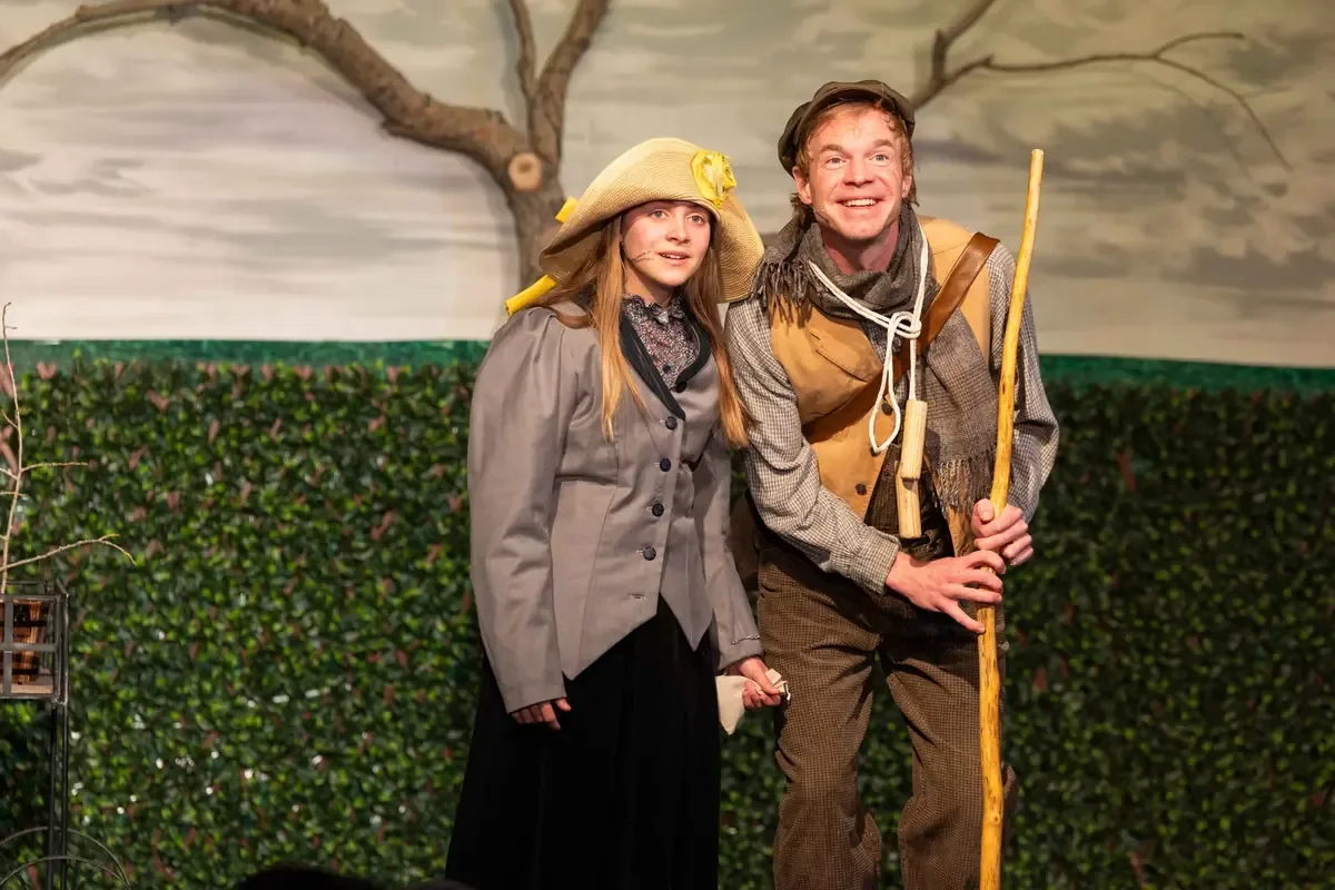 La producción de este musical clásico renueva el arte teatral en Glenwood Springs.