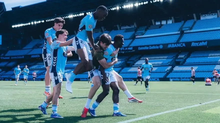La programación repetida de los partidos del Celta Fortuna genera polémica en la competición.
