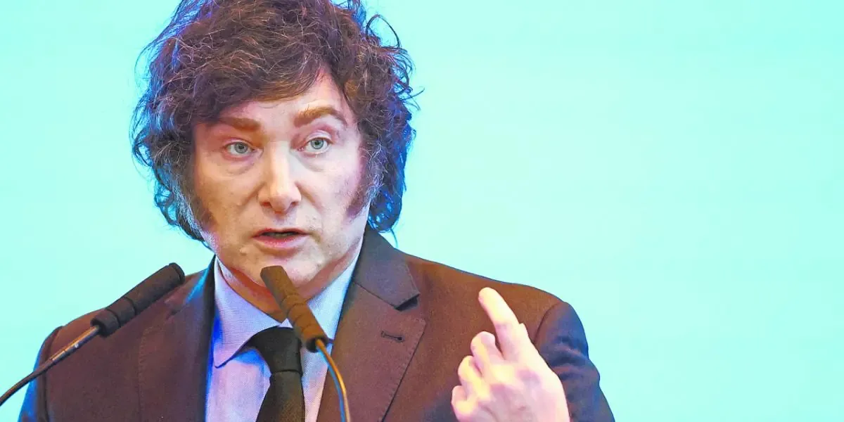 La propuesta de Javier Milei busca atraer inversiones, pero enfrenta oposición de sindicatos que amenazan con protestas masivas.
