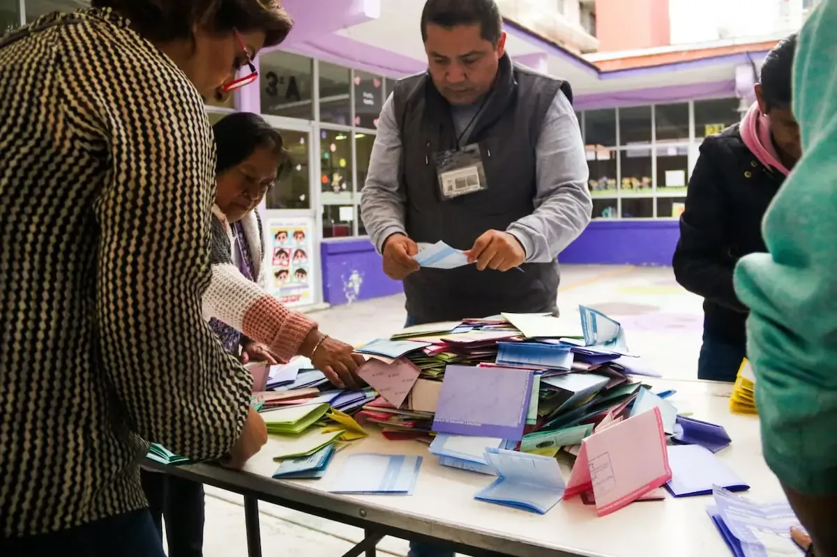 La propuesta de reforma electoral genera inquietudes sobre la independencia del INE y la alternancia política en el país.