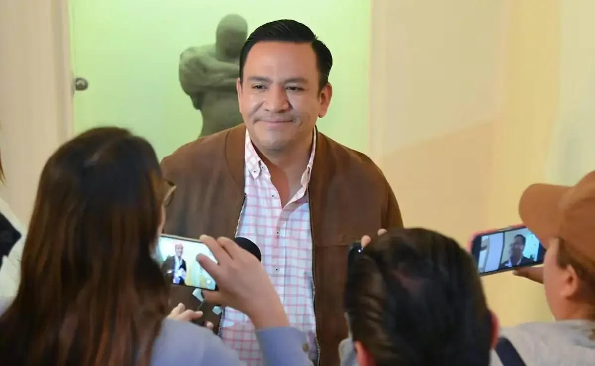 La propuesta del Gobernador busca incluir pruebas de confianza para aspirantes a cargos públicos.