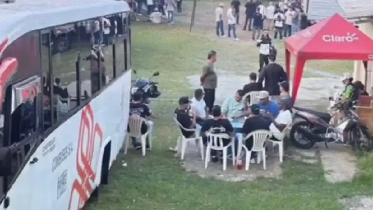 La protesta busca evitar el traslado de cabecillas vinculados a diálogos de paz con el Gobierno.