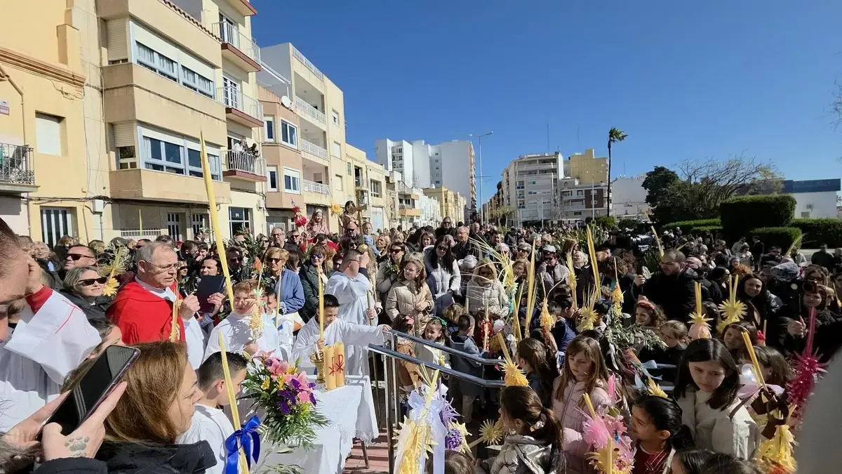 La provincia de Castellón mantiene su tradición religiosa con diversas actividades, adaptándose a las condiciones climáticas.