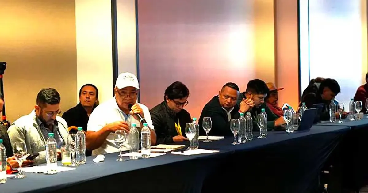 La reanudación del proceso de paz es crucial para la estabilidad en Colombia.