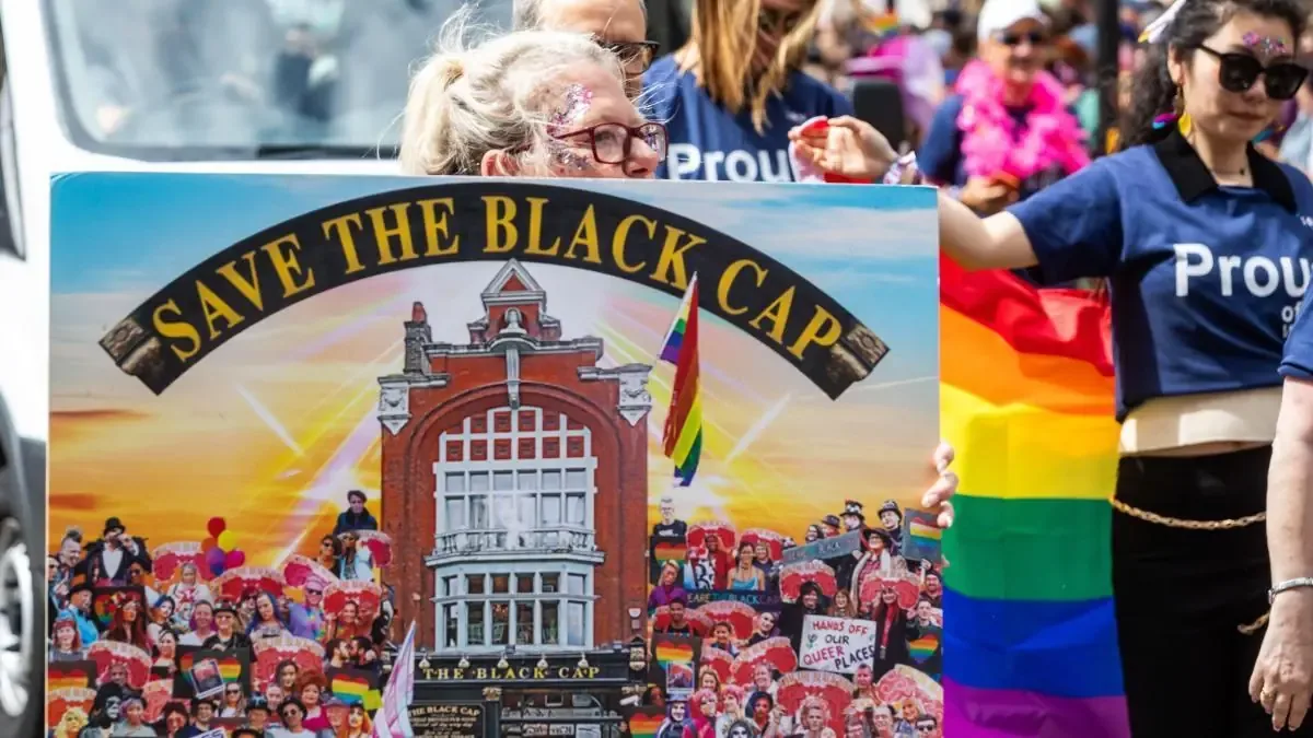 La reapertura del Black Cap refleja el poder de la comunidad LGBTQ+ ante el cierre de espacios emblemáticos.