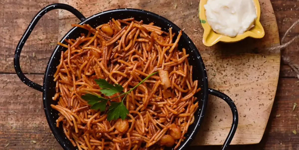 El chef Jordi Cruz comparte su receta de fideuá, un plato delicioso que mejora al día siguiente.