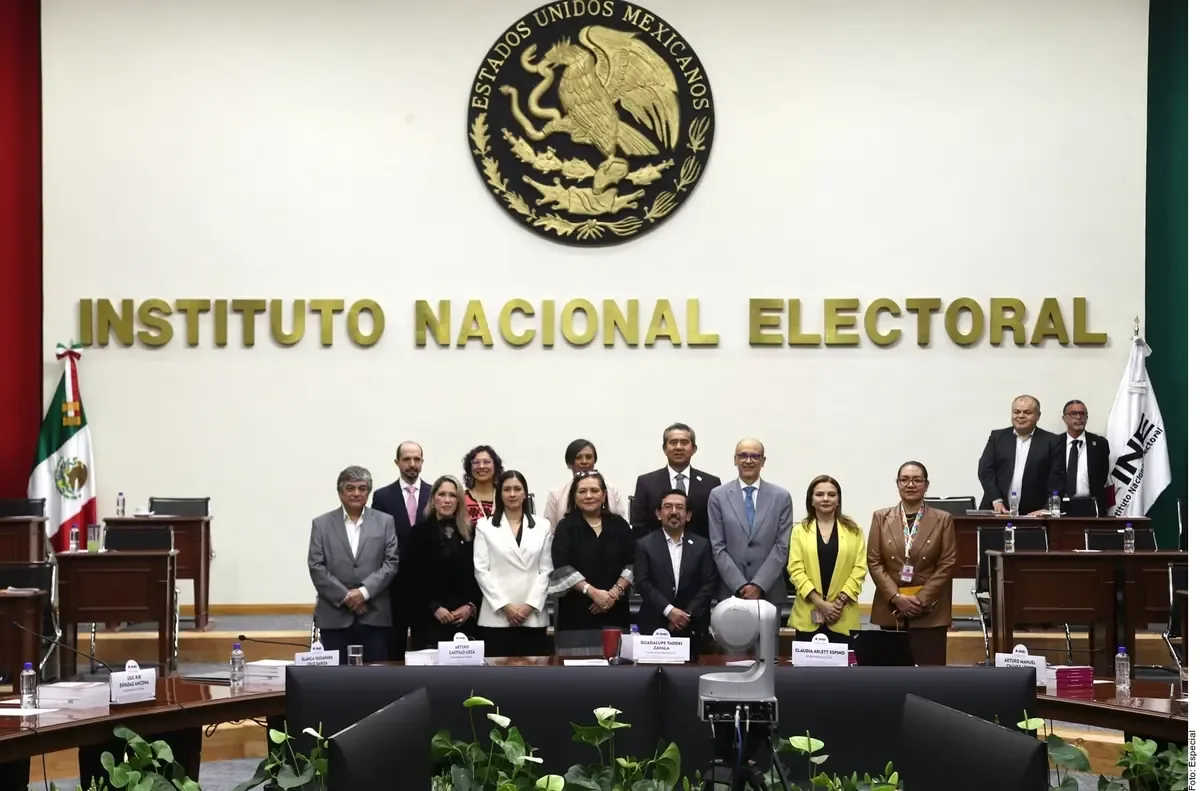 La reforma electoral implica reducción de sueldos en el organismo electoral.