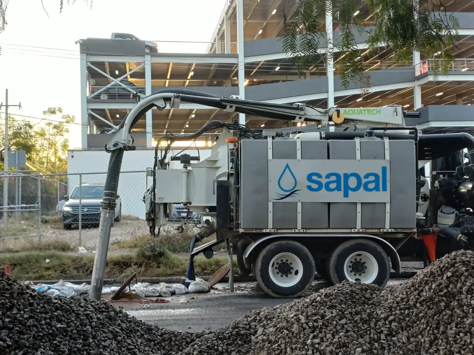 La reparación de la fuga de agua en La Muralla concluyó exitosamente.