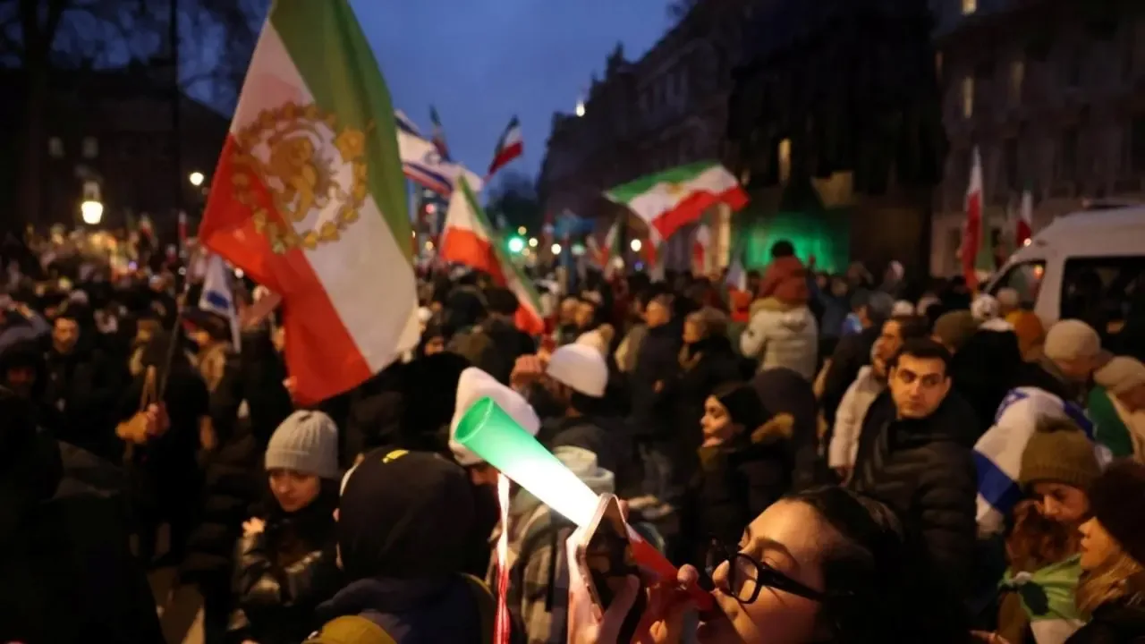 La represión en Irán ha llevado a miles de detenciones en protestas recientes.