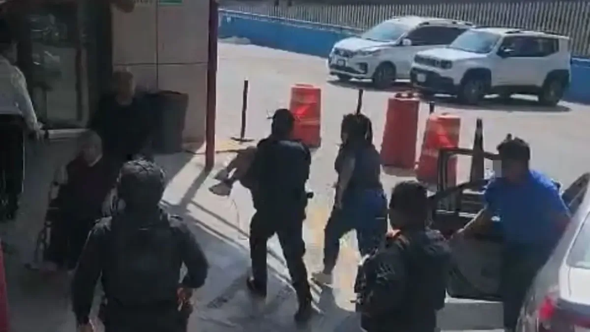 La rápida intervención de oficiales favoreció el traslado inmediato al hospital del niño en estado crítico.