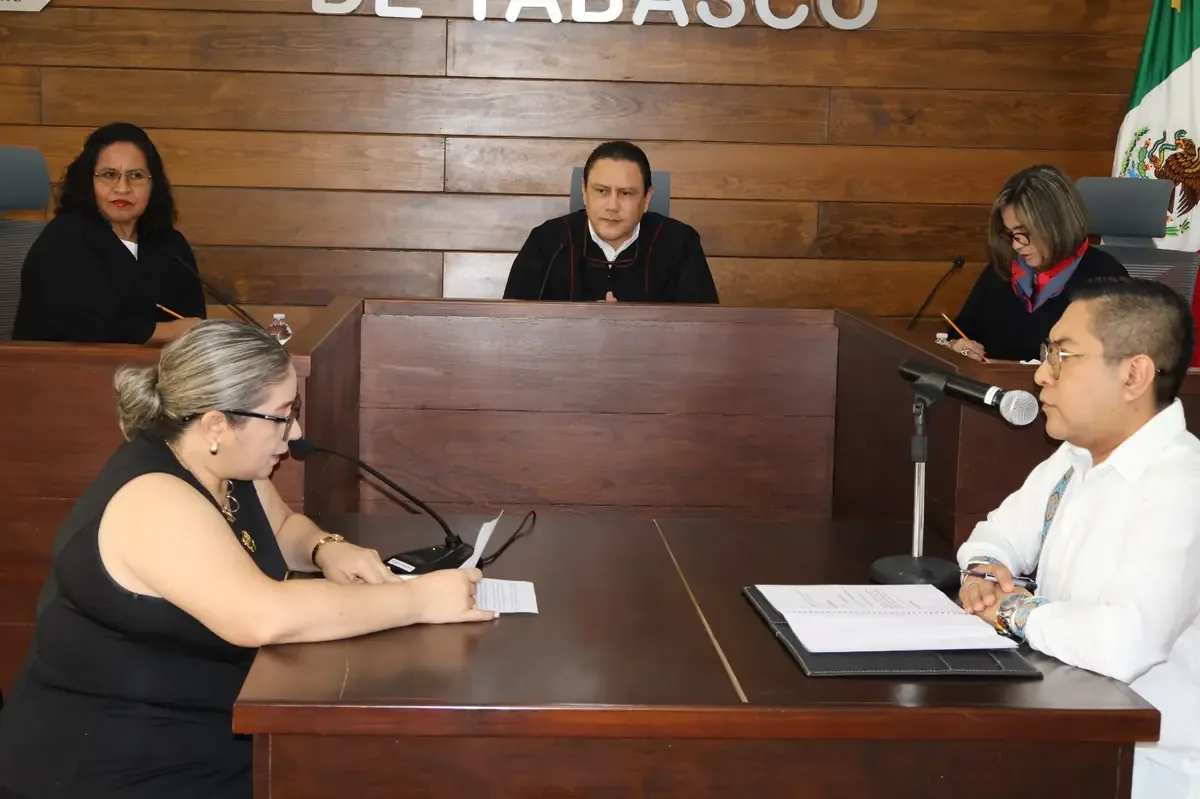 La sala federal confirma que la impugnación de MORENA no procede, manteniendo la legalidad de la asociación Unión Democrática por Tabasco.