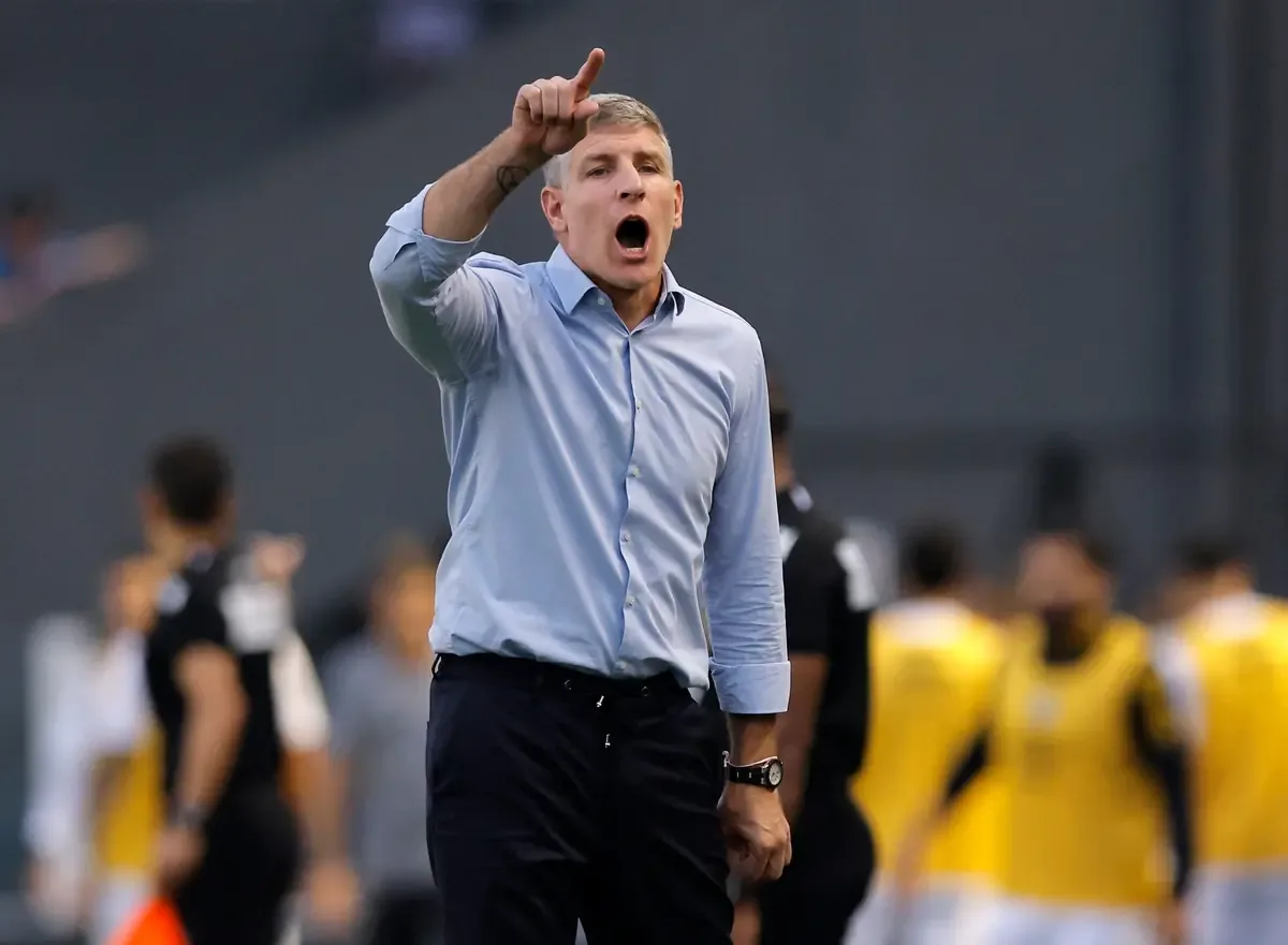 La salida de Damián Ayude abre la puerta a la llegada del exdelantero.