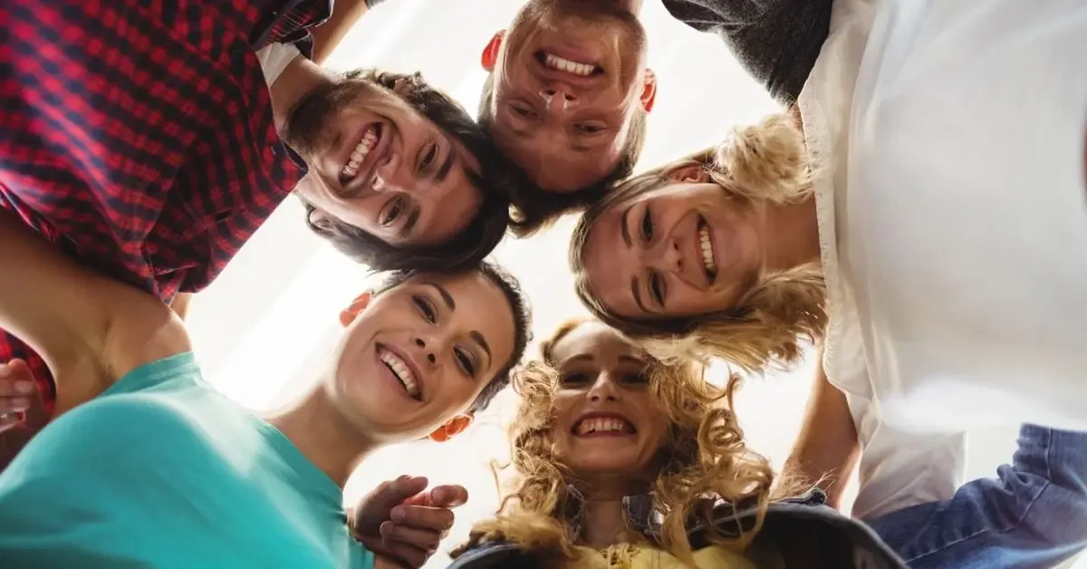 La salud emocional es crucial para el desarrollo y bienestar de los adolescentes.