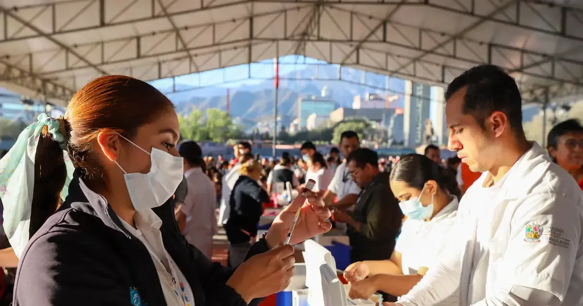 La Secretaría de Salud urge a vacunar para prevenir contagios en la población.