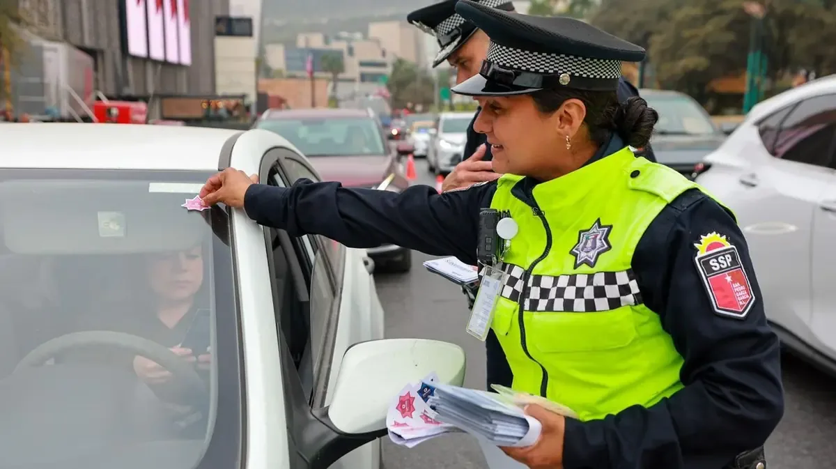 La Secretaría de Seguridad Pública promueve el respeto a las normas viales entre automovilistas y peatones en el municipio.